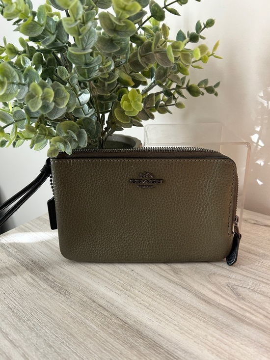 Coach Handbags - Coach Olive Green and Cream Pebbled Leather Double Zip Wristlet